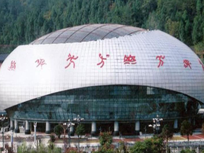 岑溪体育中心球形网架加工安装
